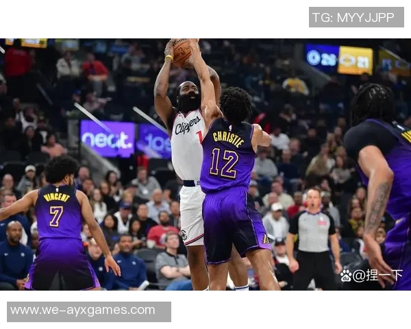 2018年12月12日马刺与太阳的激烈对决回顾与精彩瞬间分析